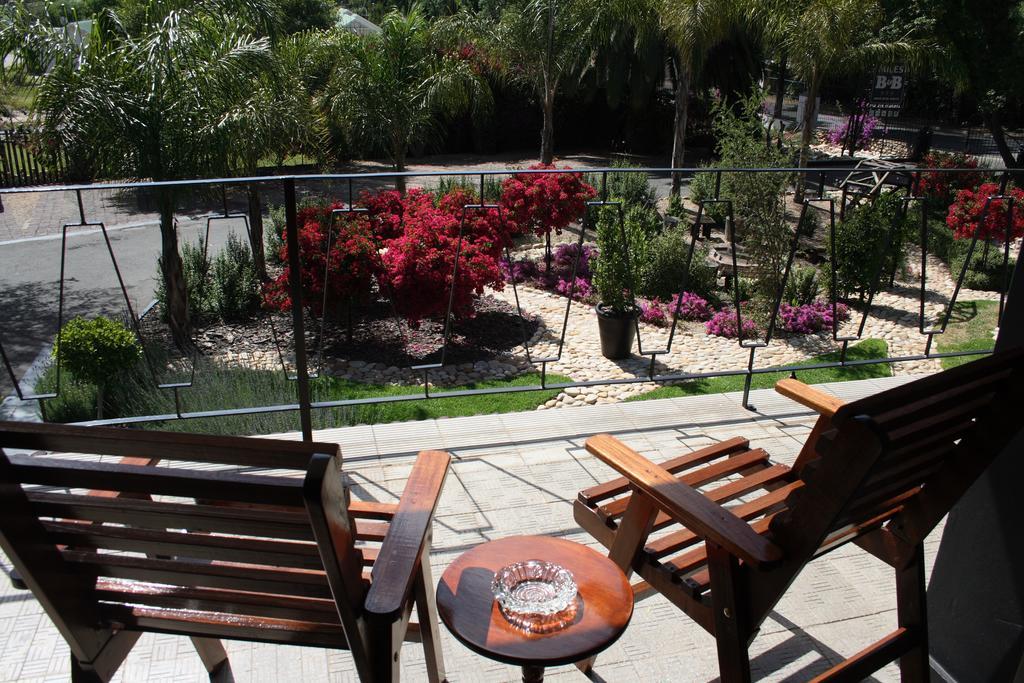 Miles B&B Guest House Оудсхорн Екстериор снимка