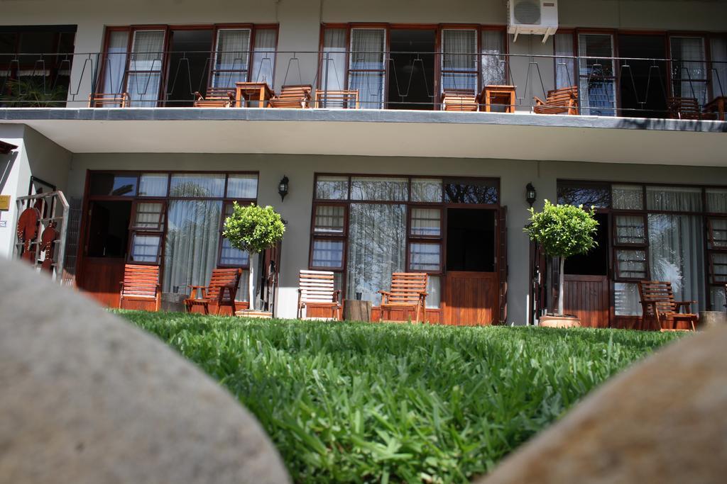 Miles B&B Guest House Оудсхорн Екстериор снимка