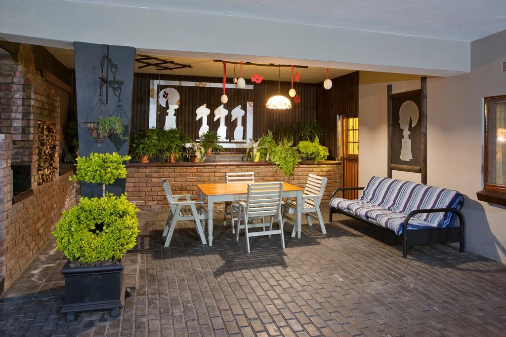 Miles B&B Guest House Оудсхорн Екстериор снимка